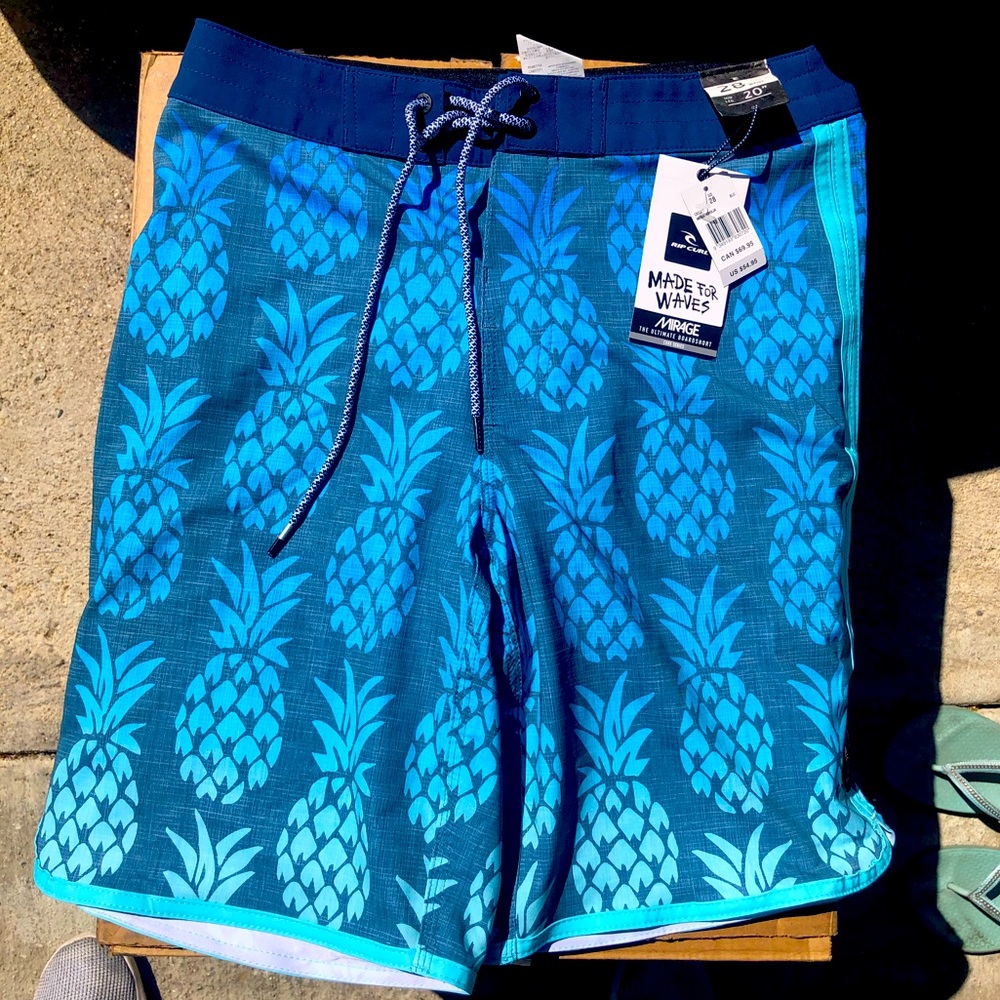 💛💛 NWT Men’s Ocean Blue pineapple board shorts